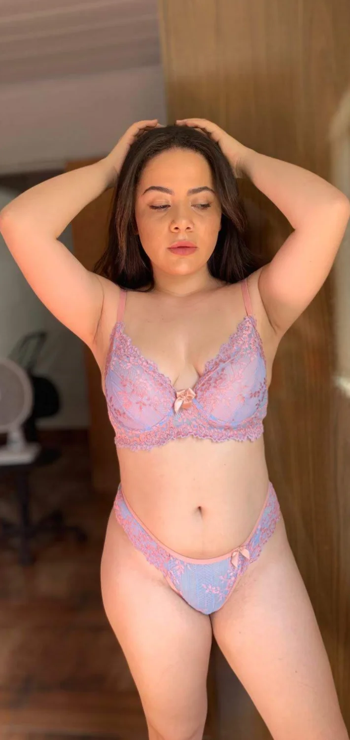 Morena linda. Fotos de lingerie da namorada. Vazada do Erome image 10