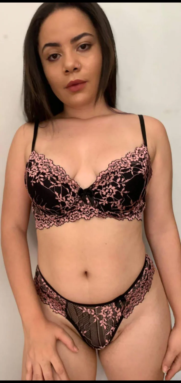 Morena linda. Fotos de lingerie da namorada. Vazada do Erome image 21