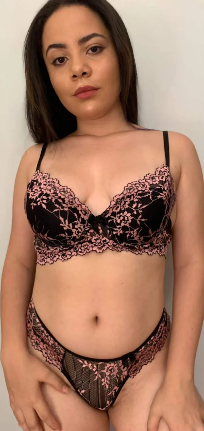 Morena linda. Fotos de lingerie da namorada. Vazada do Erome image 23