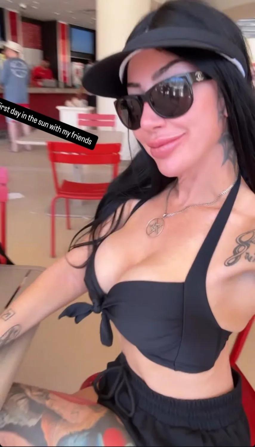 Ash Costello 12 image 3