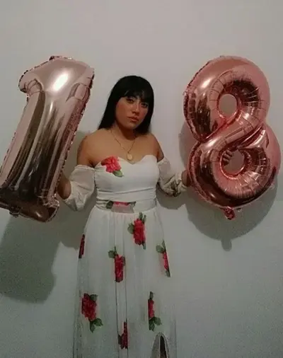 Putita mexicana de 18 años desnuda cover image
