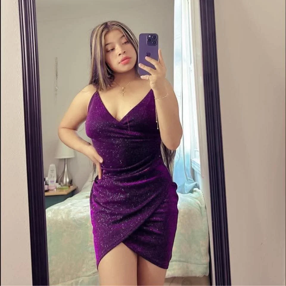 Latina mom image 12