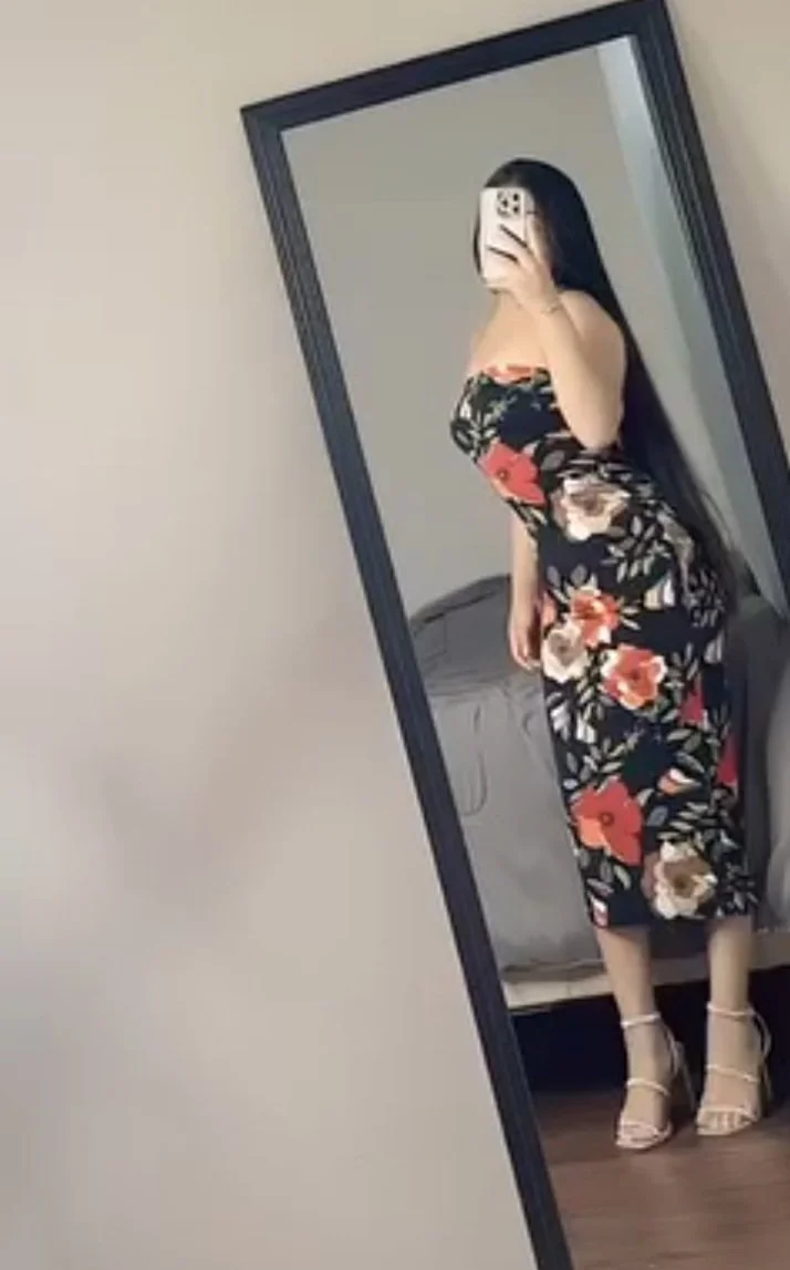 Latina mom image 3