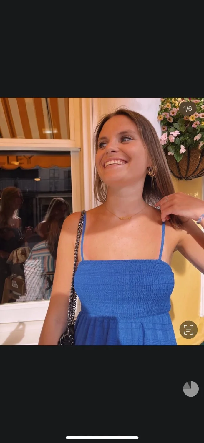 Emma and her hot friends image 15
