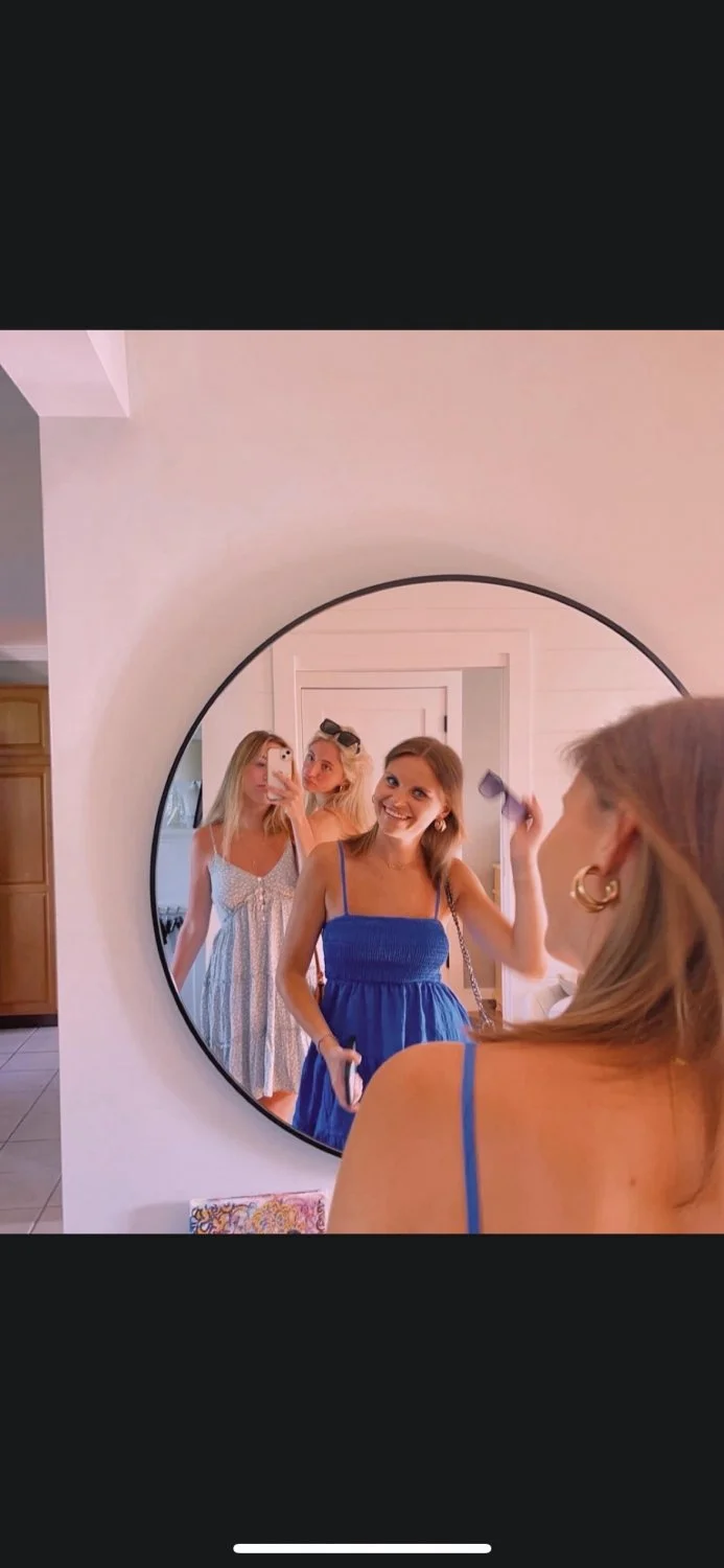Emma and her hot friends image 3
