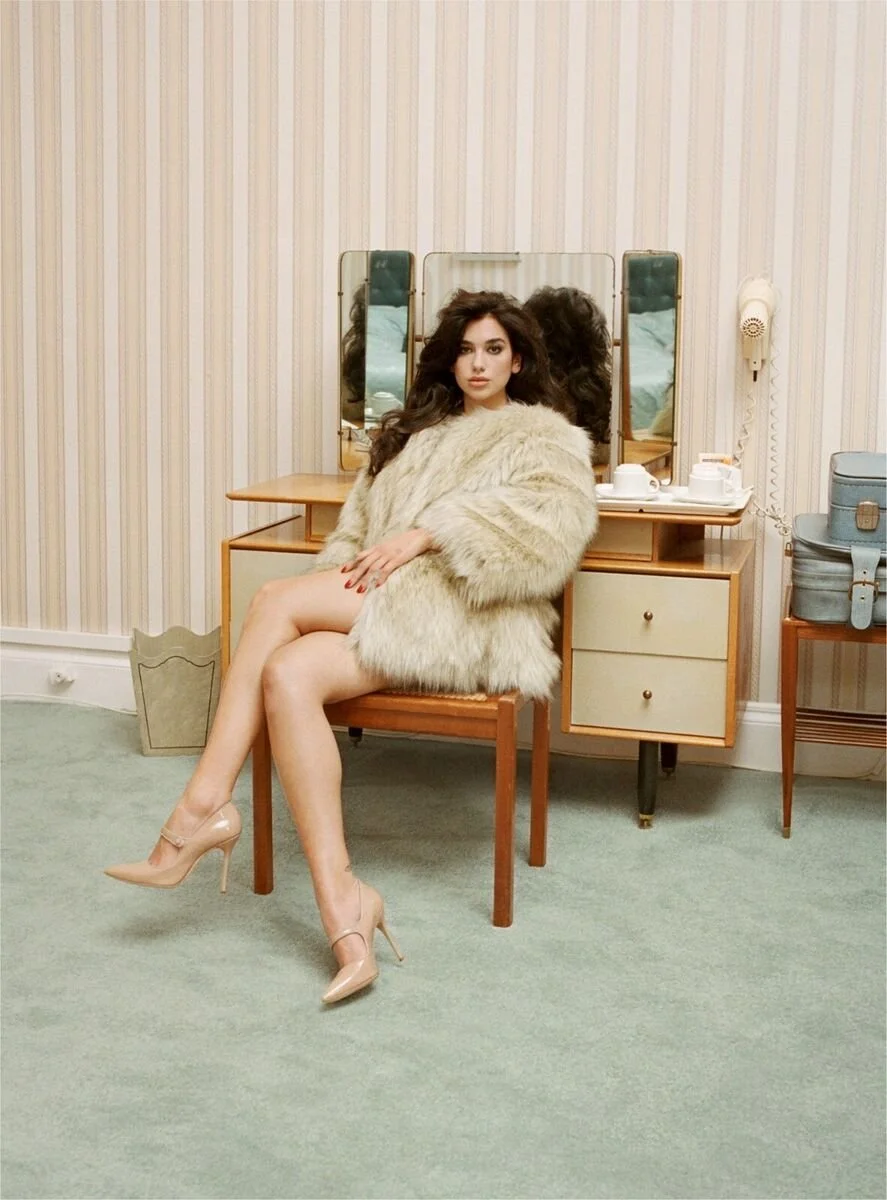 DUA LIPA SEXY LEGS, HEELS & TIGHTS image 5