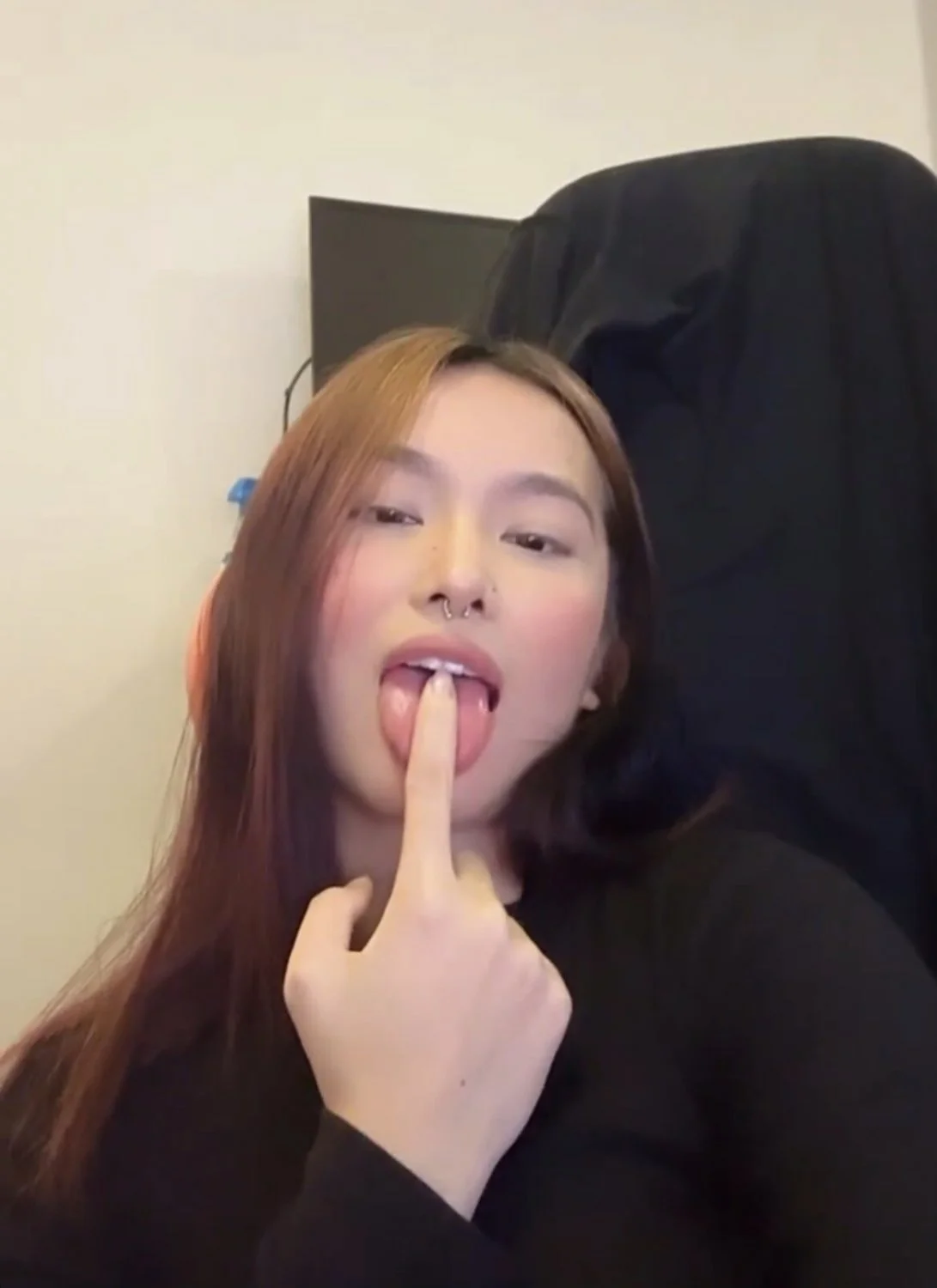 Abie Asian pretty camgirl ride bf's face Leaks image 3