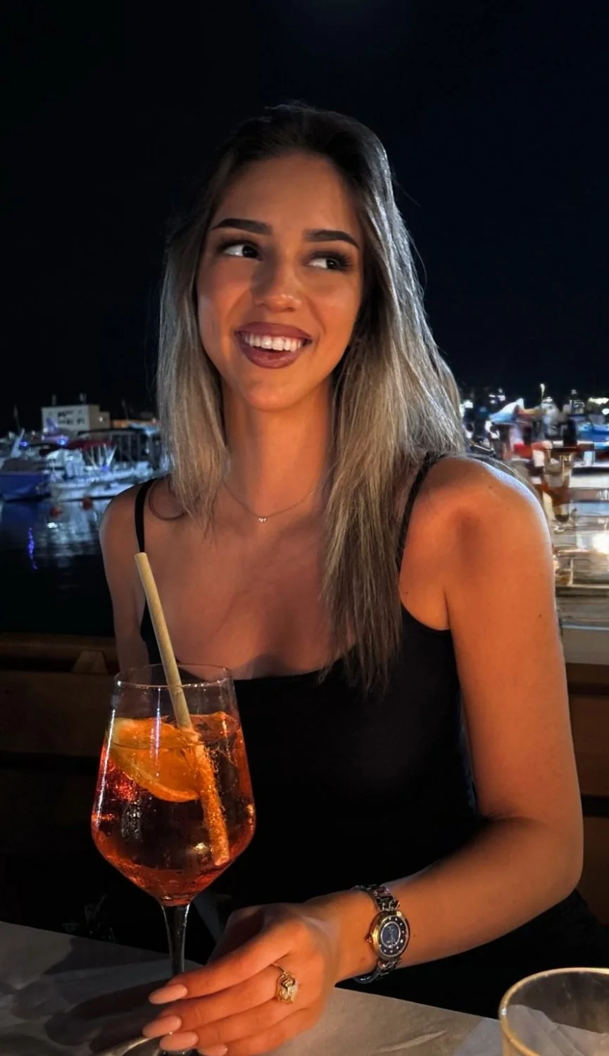 Prostitute model image 15