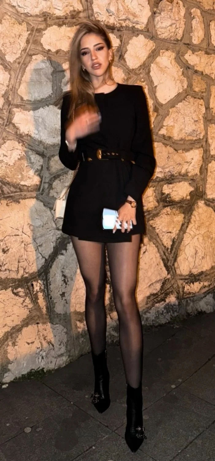 Prostitute model image 27