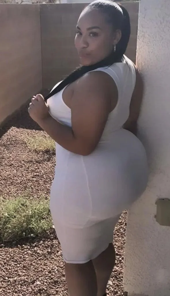Th1cK sexY r3db0n3 wiT a BIG bo0tY !! image 2