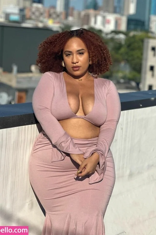 Th1cK sexY r3db0n3 wiT a BIG bo0tY !! image 3