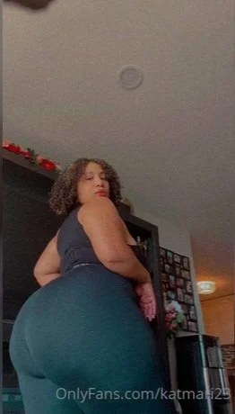 Th1cK sexY r3db0n3 wiT a BIG bo0tY !! image 5