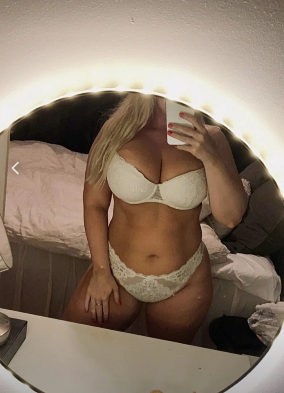 Exposed busty whore Casja image 22