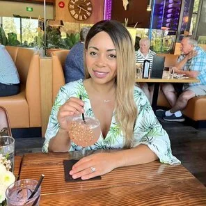 42yo lightskin milf Nicole with perfect tits 😍 image 3
