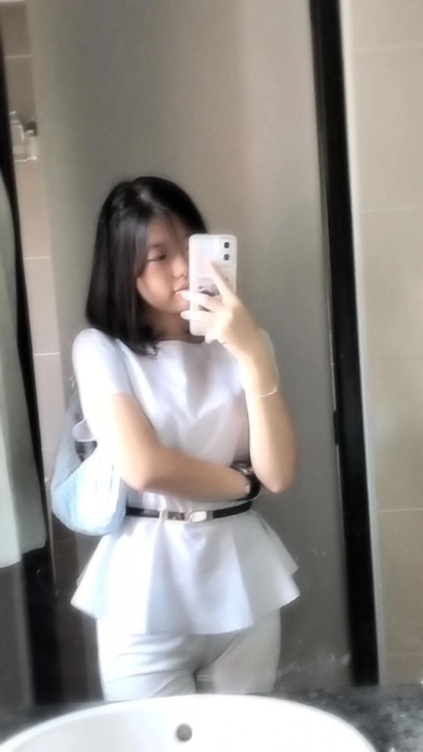 20yr old Lin image 17
