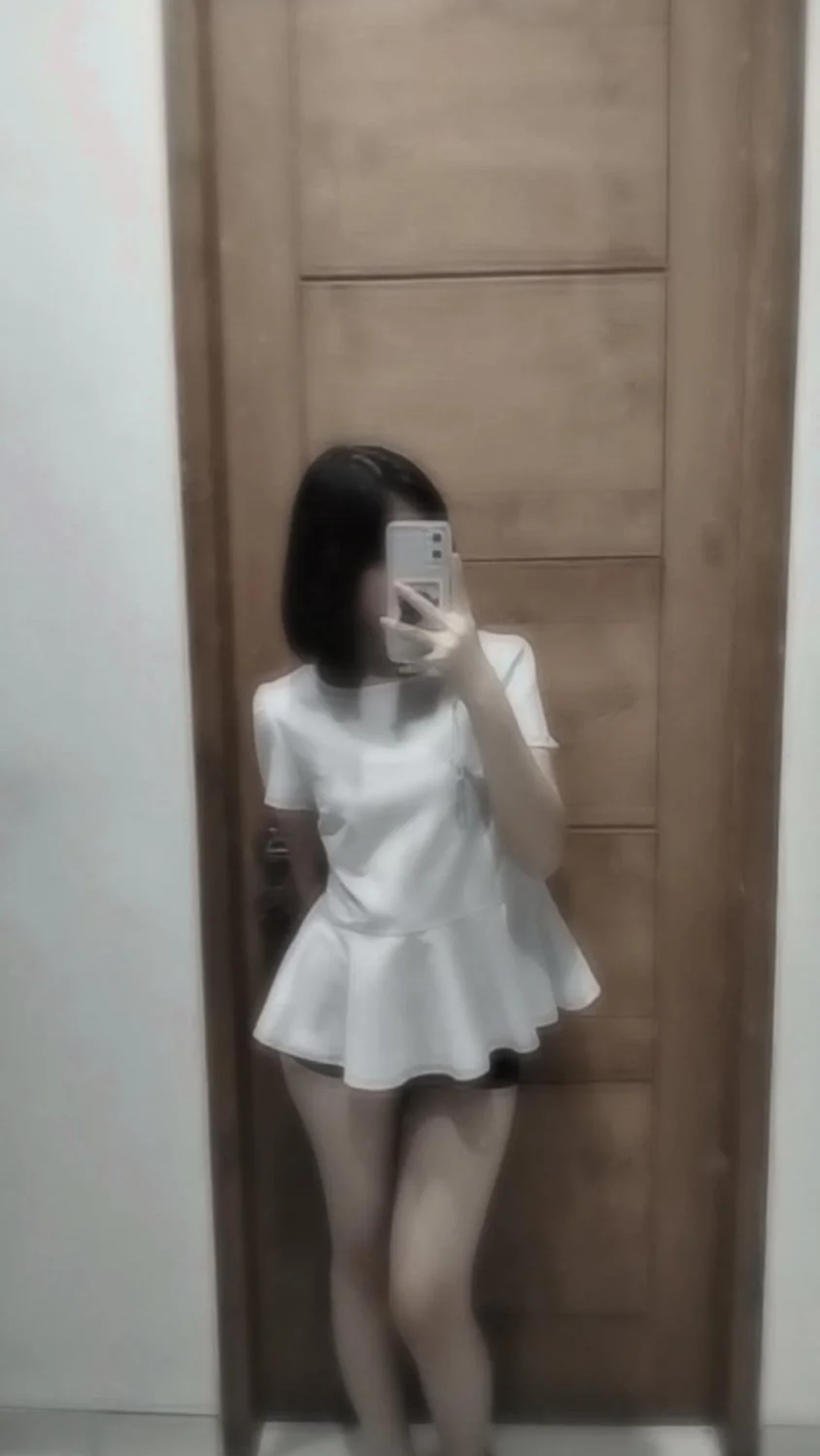 20yr old Lin image 18