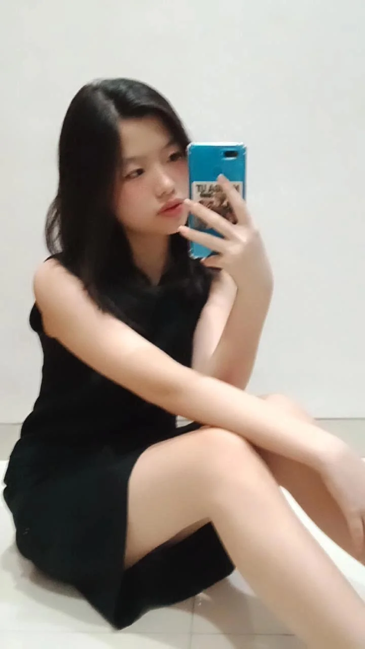 20yr old Lin image 7