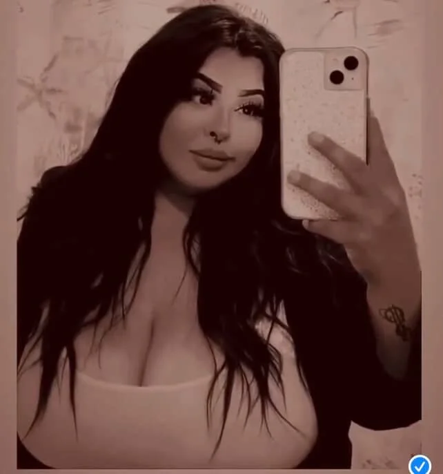 Latina bbw Angie image 8