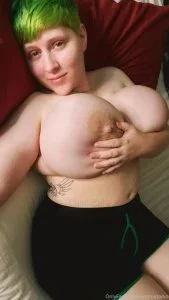 Stud with big tits an thick image 10