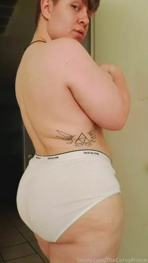 Stud with big tits an thick image 7