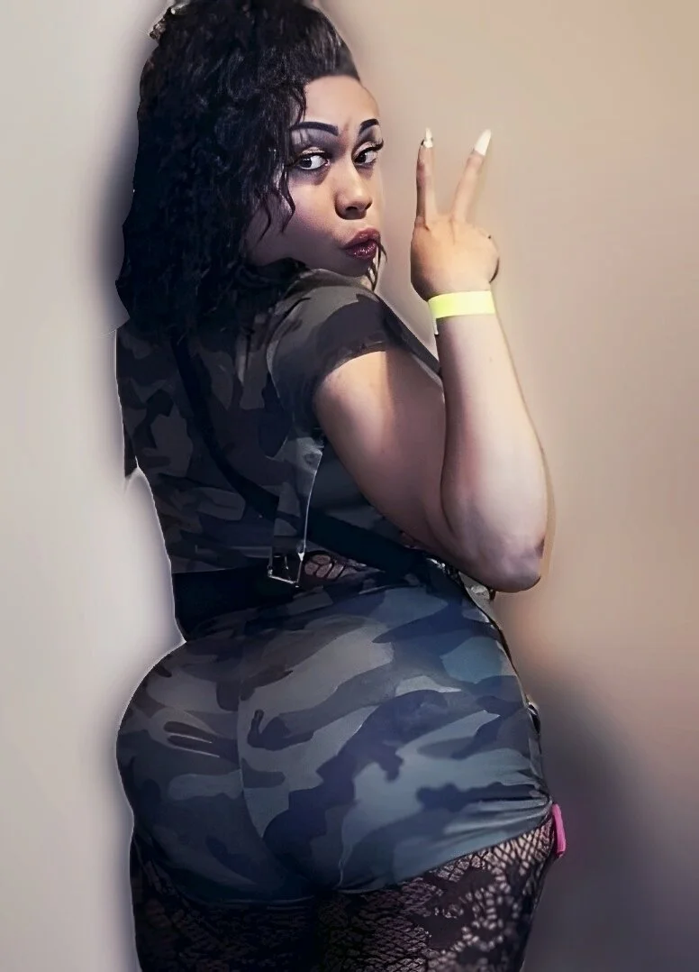 Corciette Wells big booty looks tasty @CorcietteWells image 2