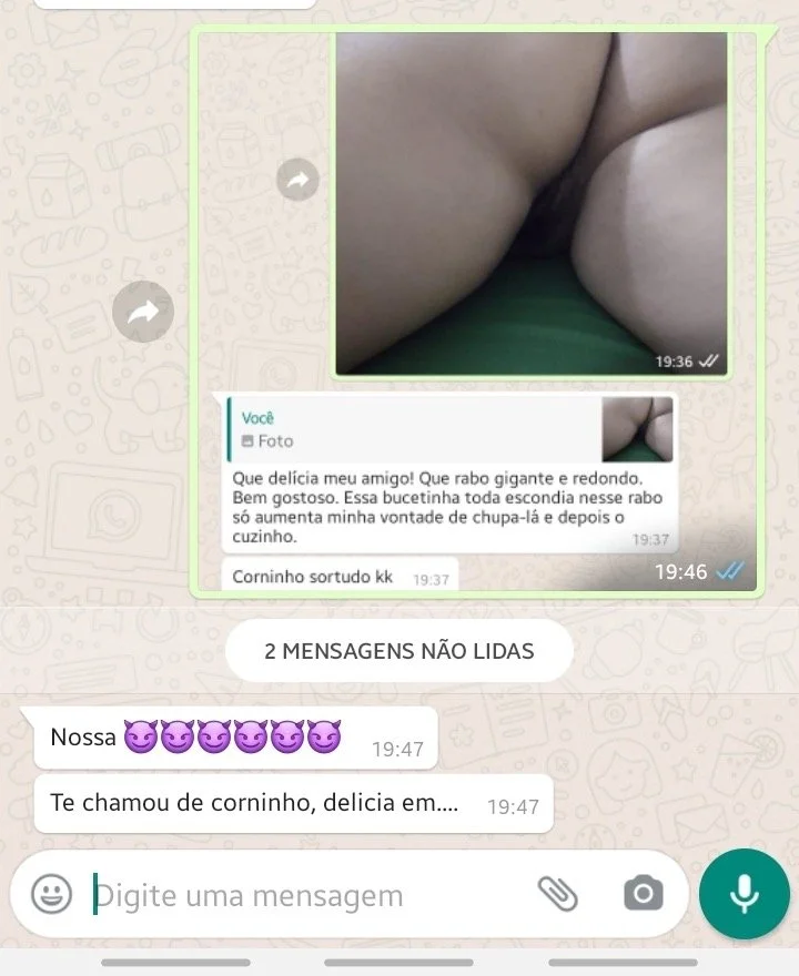 Corninho conversando e exibindo a putinha novinha no whatsapp main image