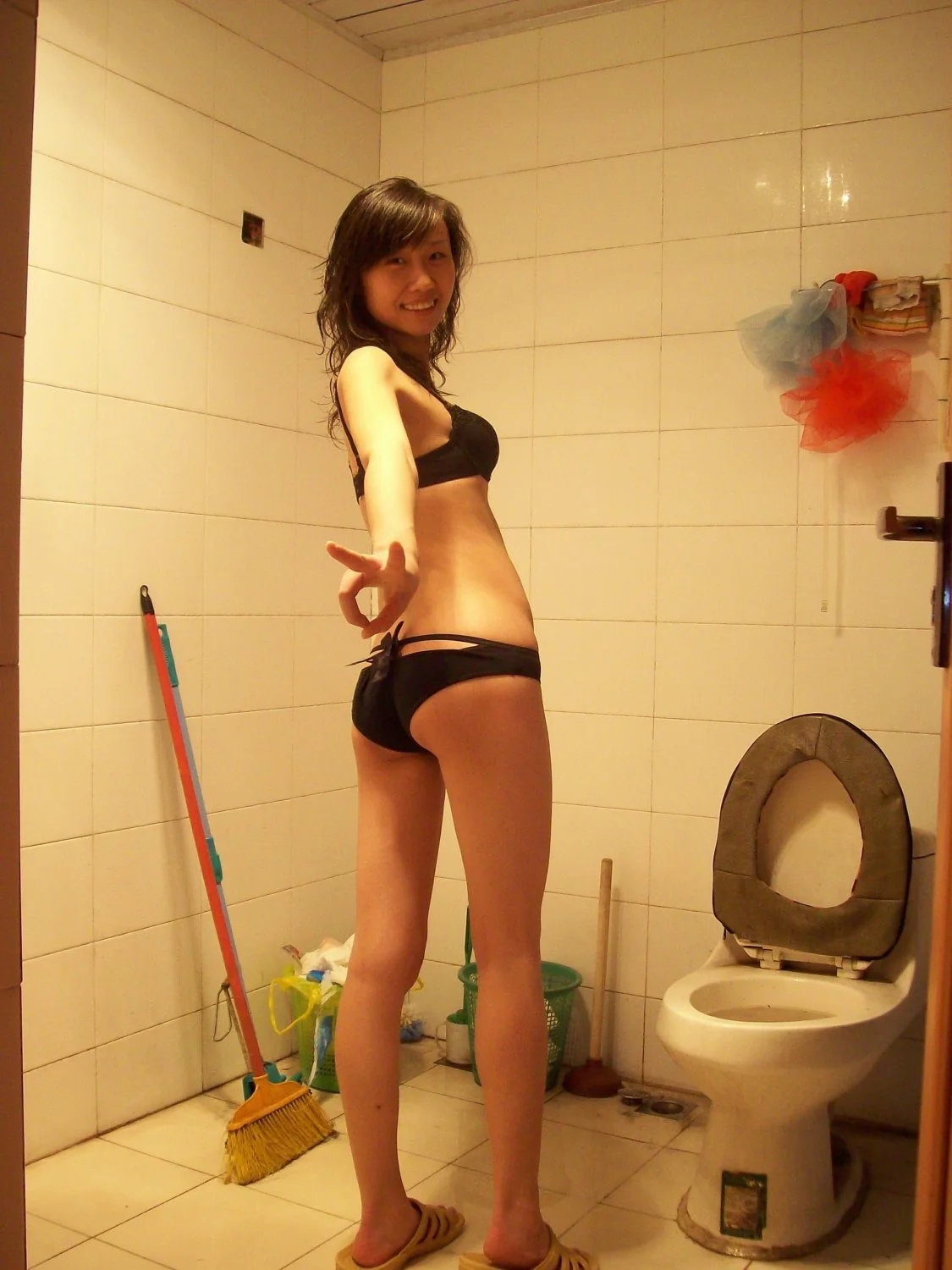Chinese amateur milf 36 image 4