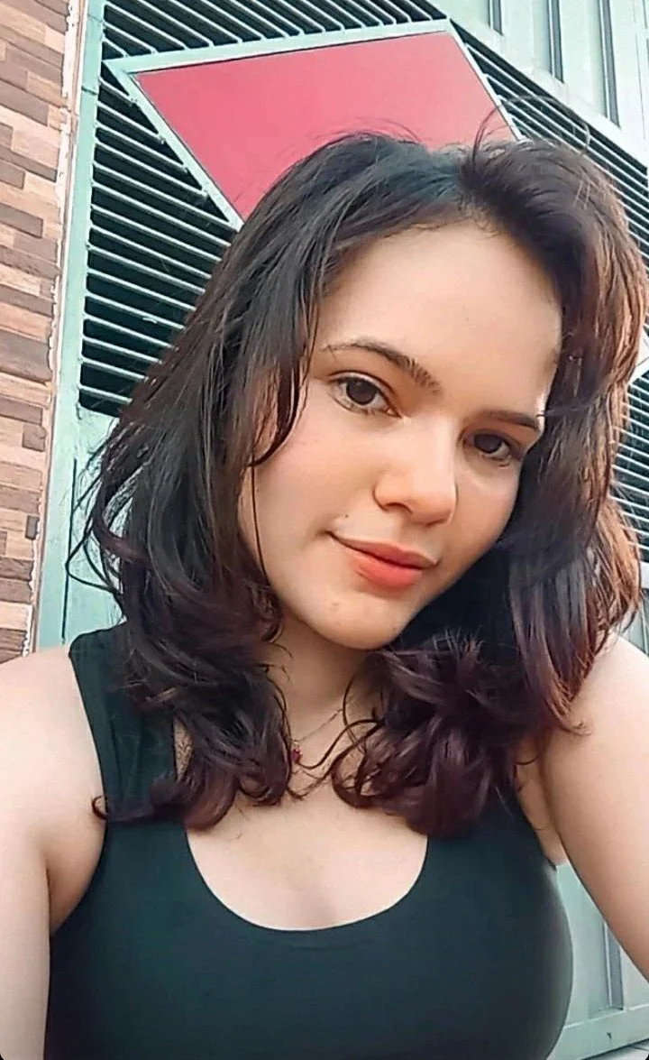 Novinha gostosa tomando banho image 2