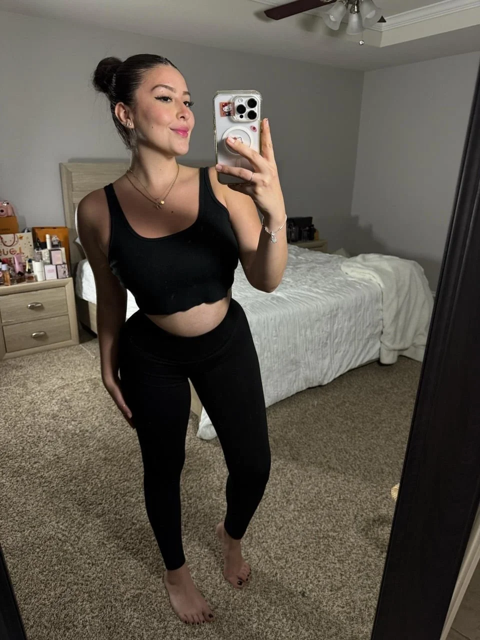 Thick brunette snowbunny has a PAWG ass image 9