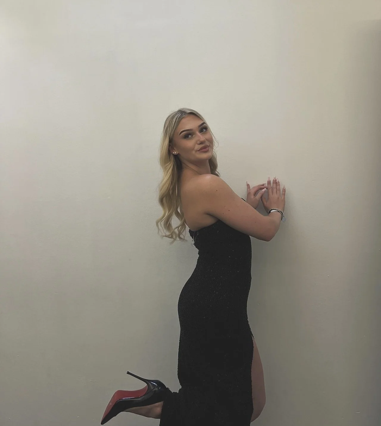 Stunning German teen slut Antonia image 16