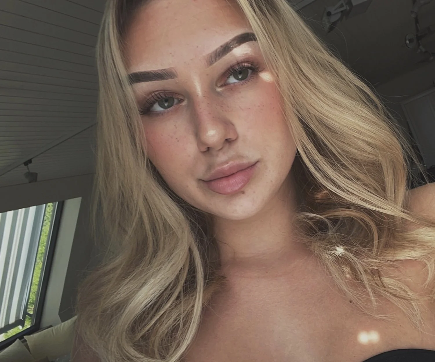 Stunning German teen slut Antonia image 23