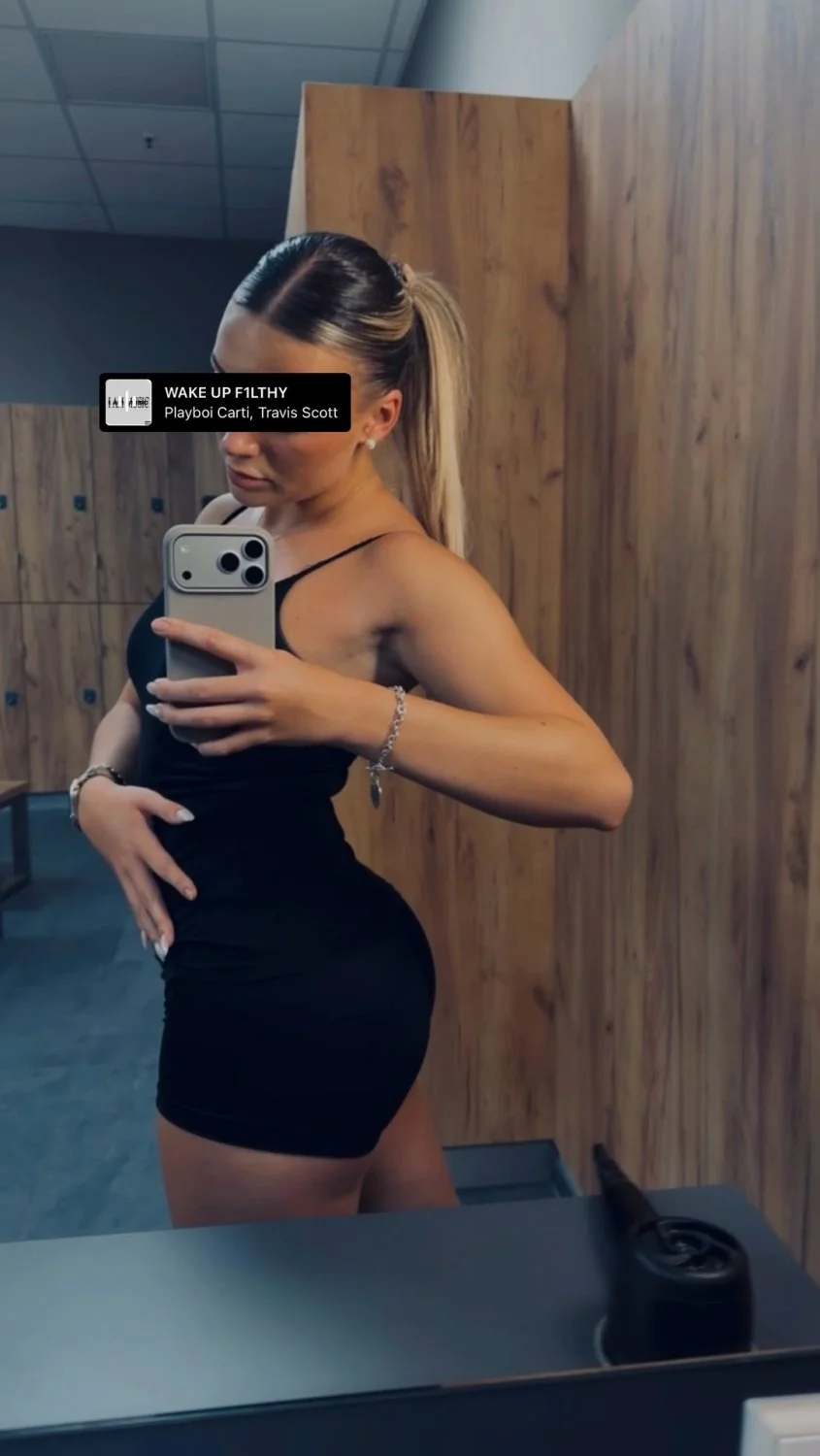 Stunning German teen slut Antonia image 27