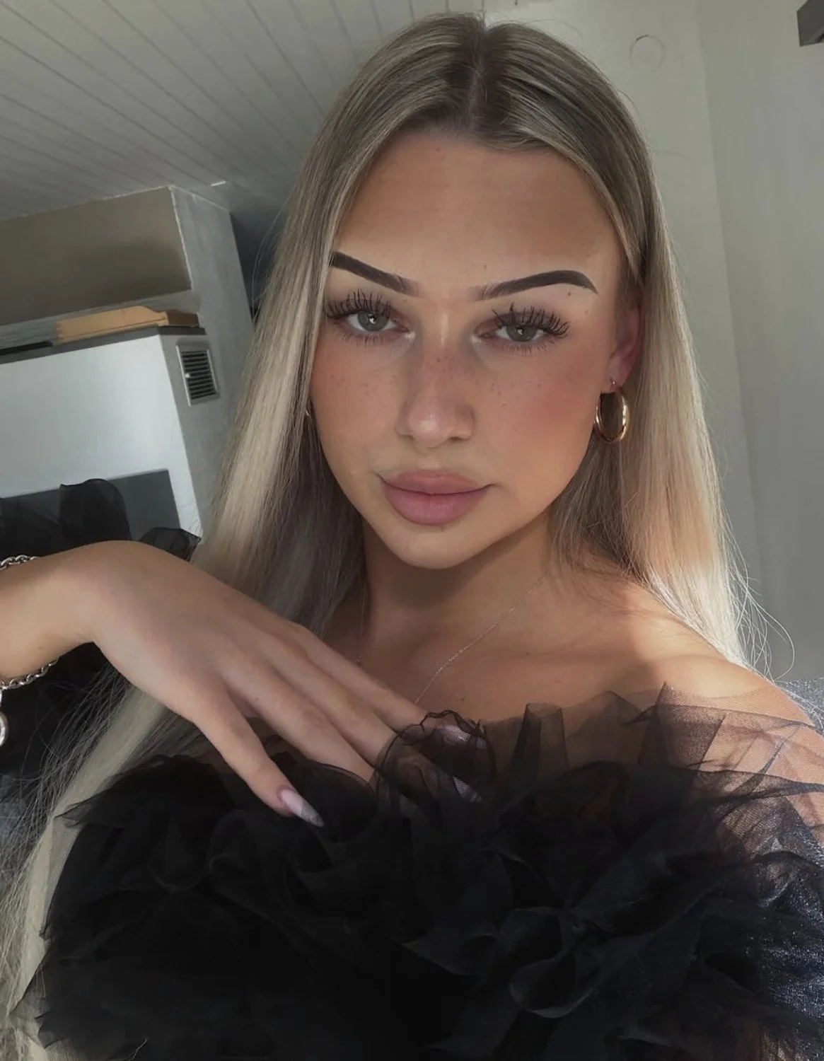 Stunning German teen slut Antonia image 34