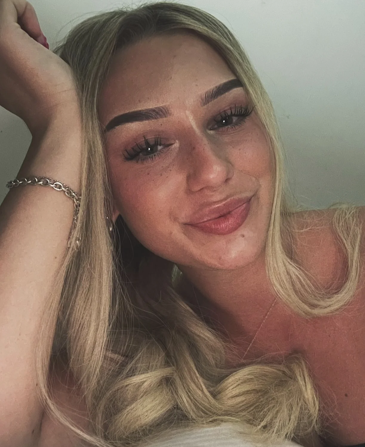Stunning German teen slut Antonia image 37