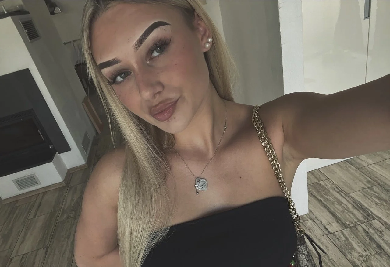 Stunning German teen slut Antonia image 6