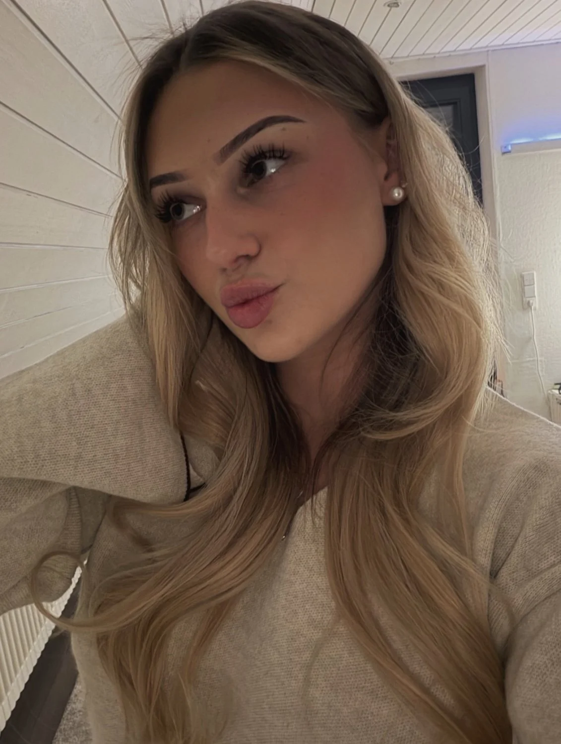 Stunning German teen slut Antonia image 8