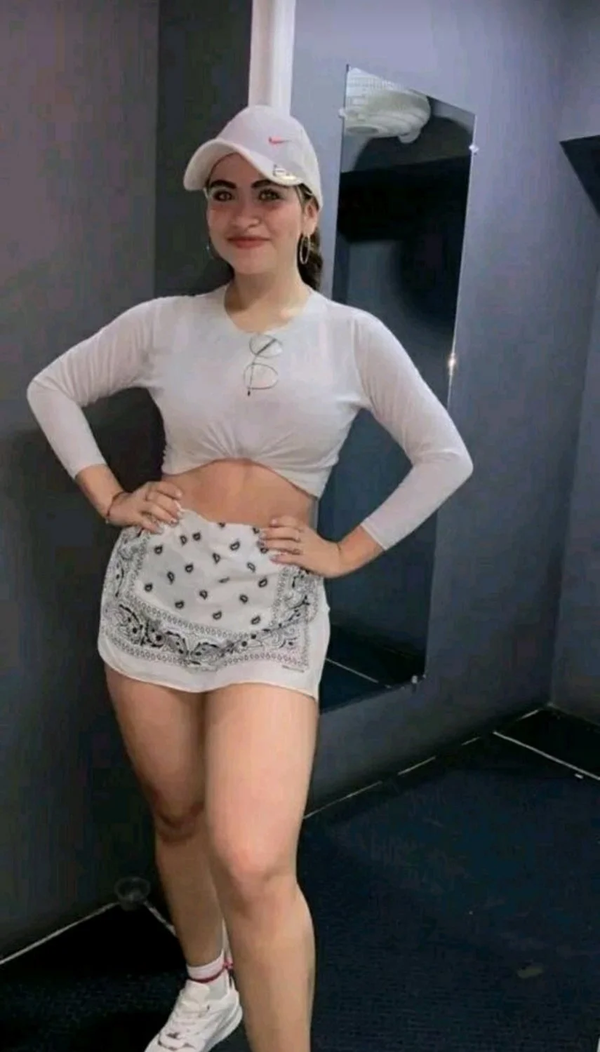 Blanquita filtrada chupando sus tetas image 4