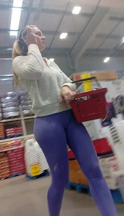 Puta gostosa de academia no mercado part.2 cover image