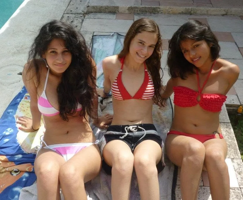 PUTITAS EN BIKINI image 14