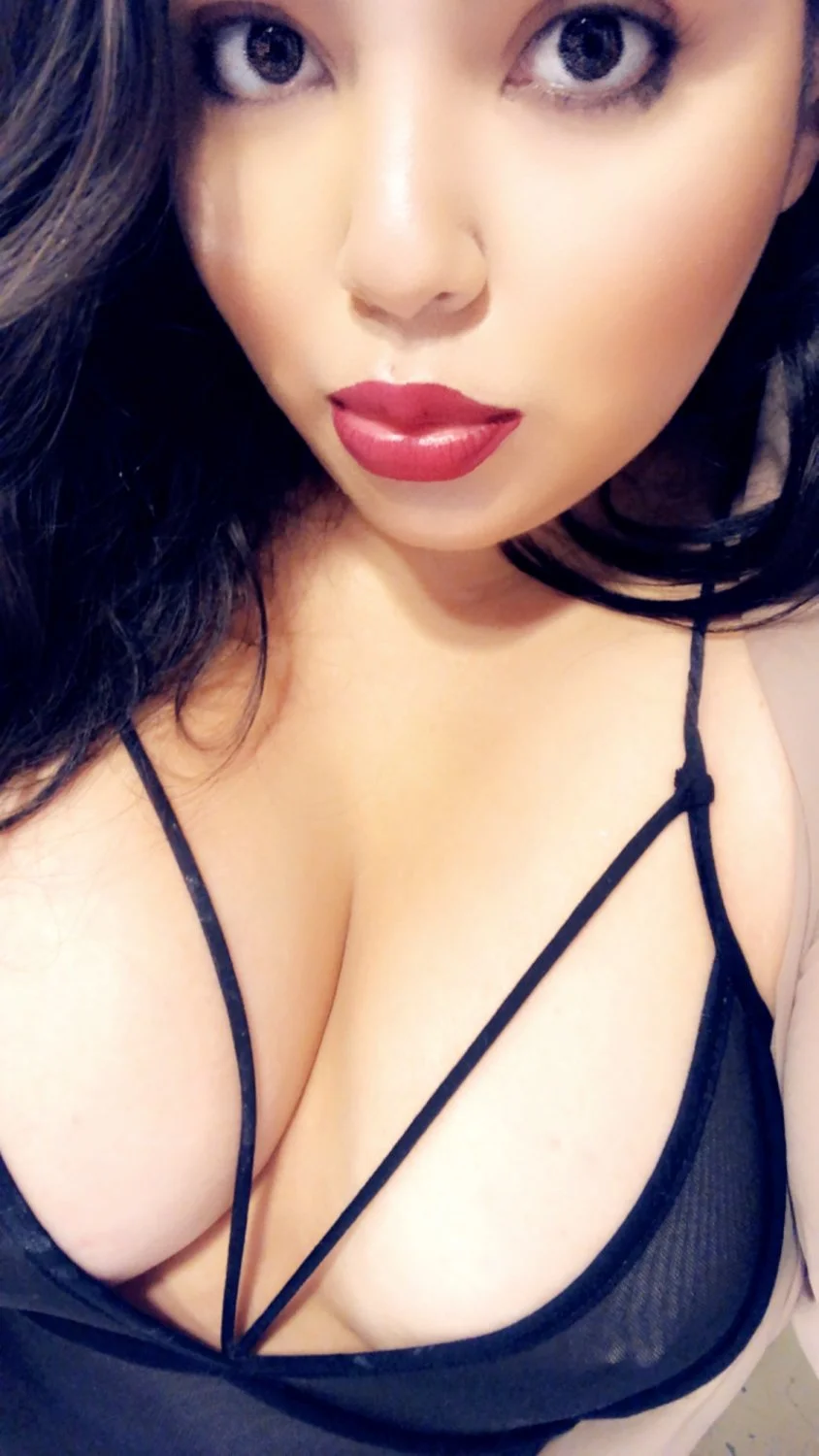 Latina Cali Hoe from Downey image 8