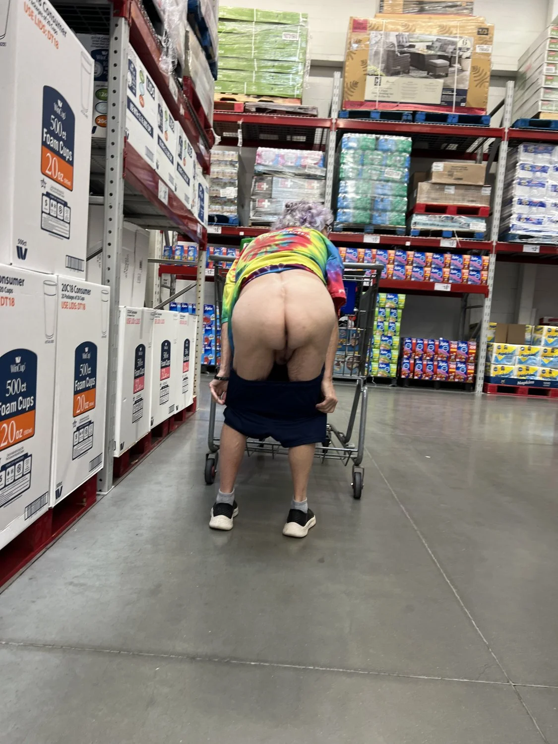 Granny D flashing in public! image 2