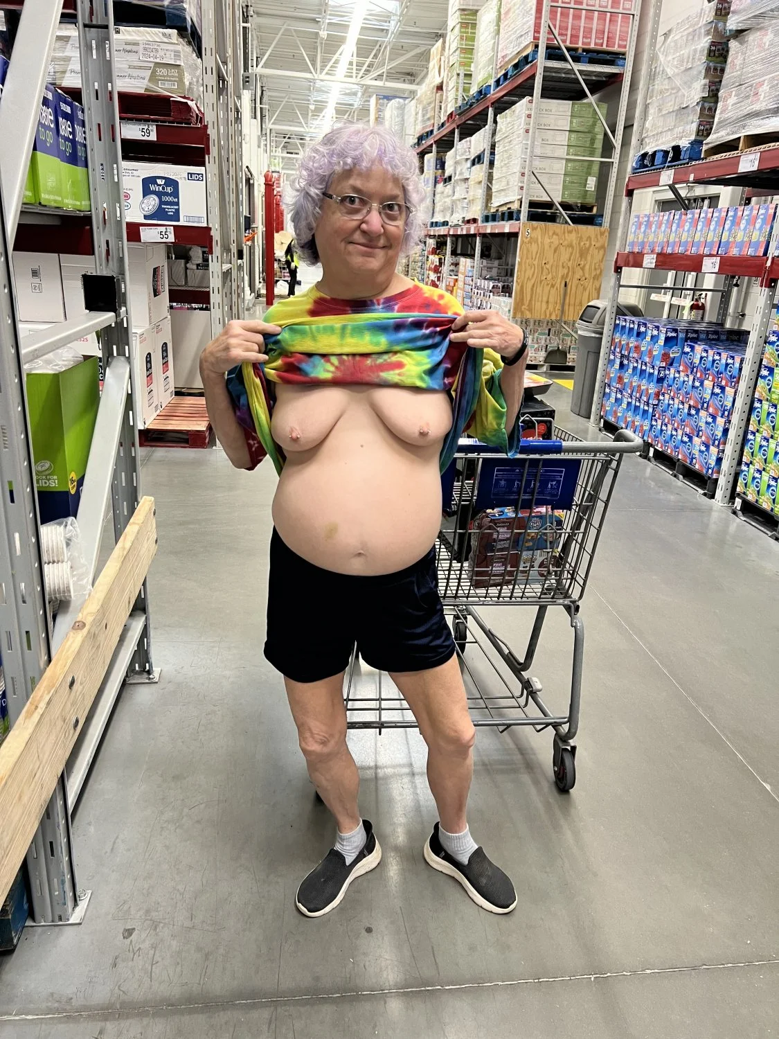 Granny D flashing in public! image 4