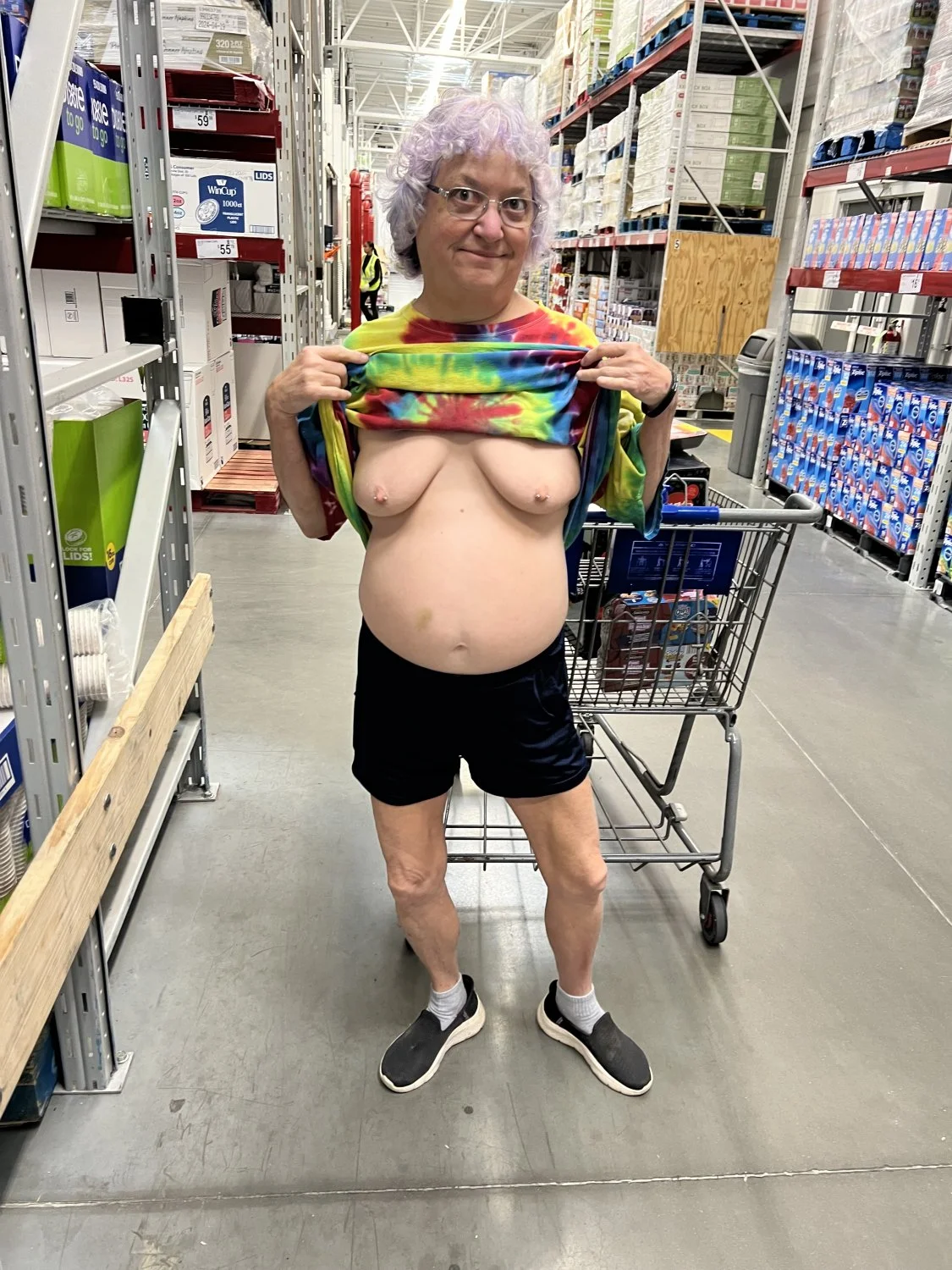 Granny D flashing in public! image 5