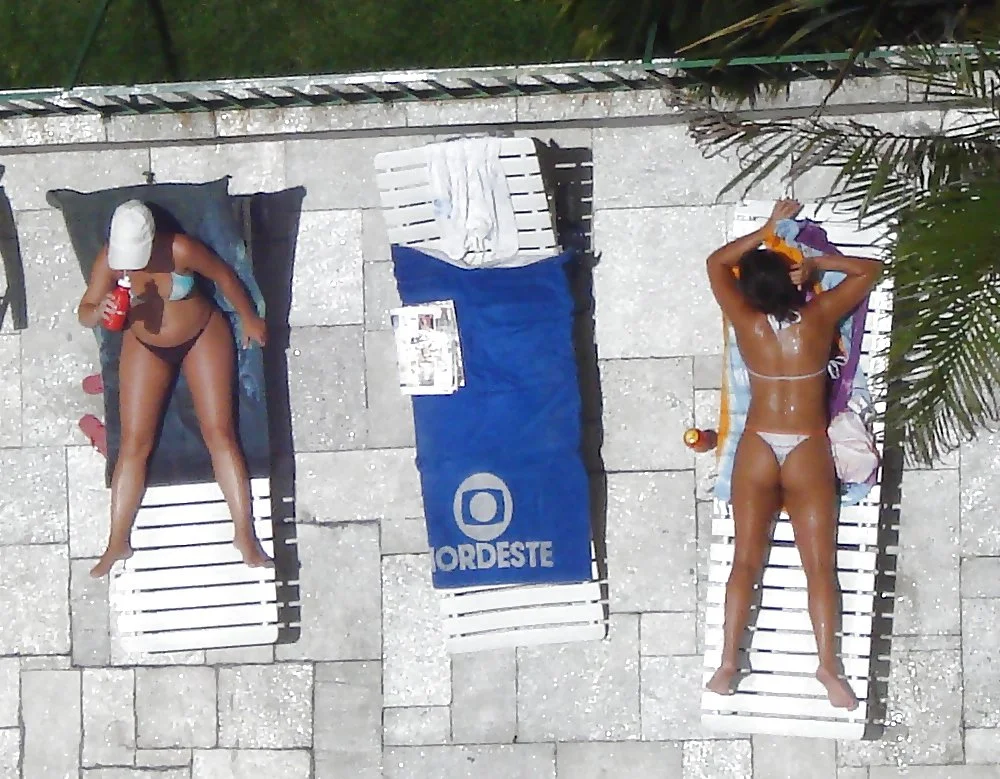 NEIGHBORHOOD VOYEUR image 11