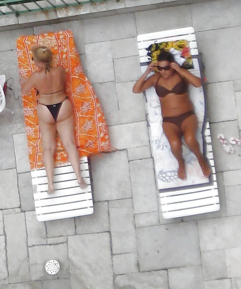 NEIGHBORHOOD VOYEUR image 20