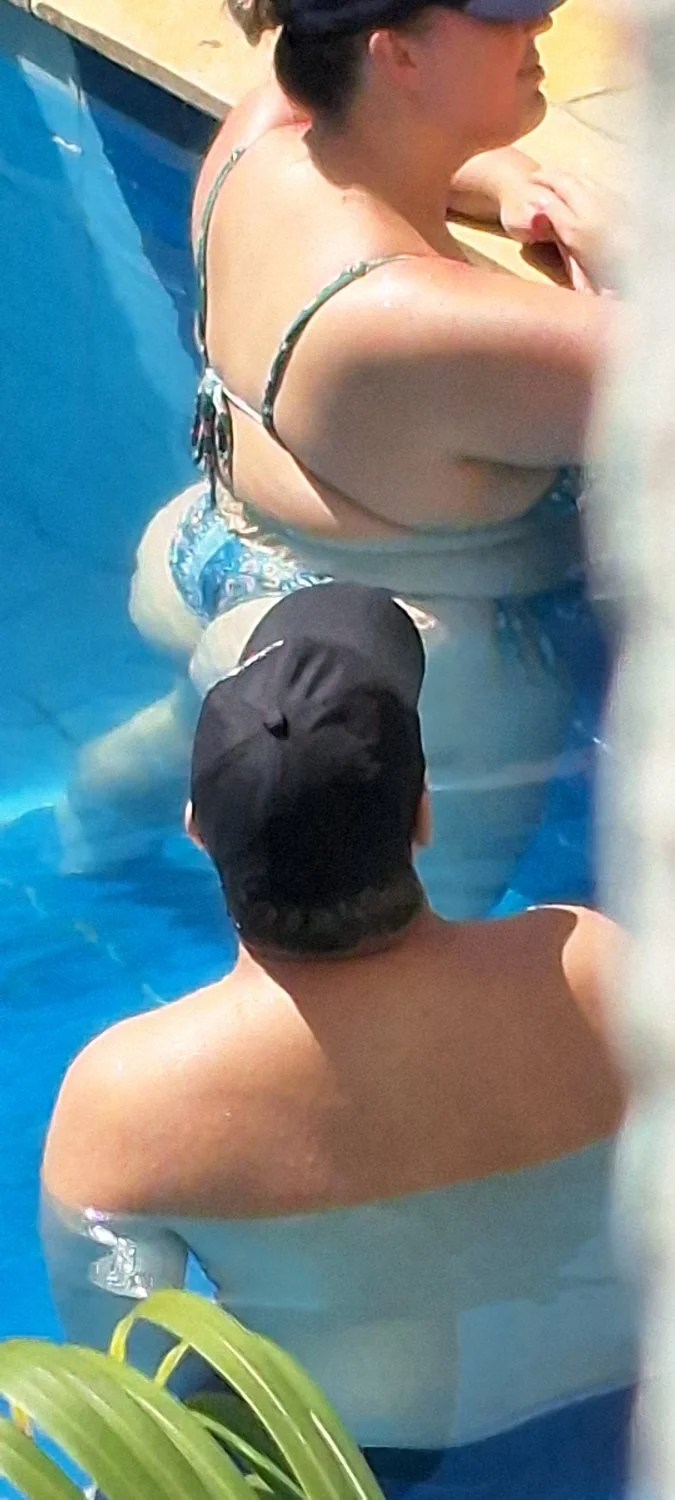 NEIGHBORHOOD VOYEUR image 27