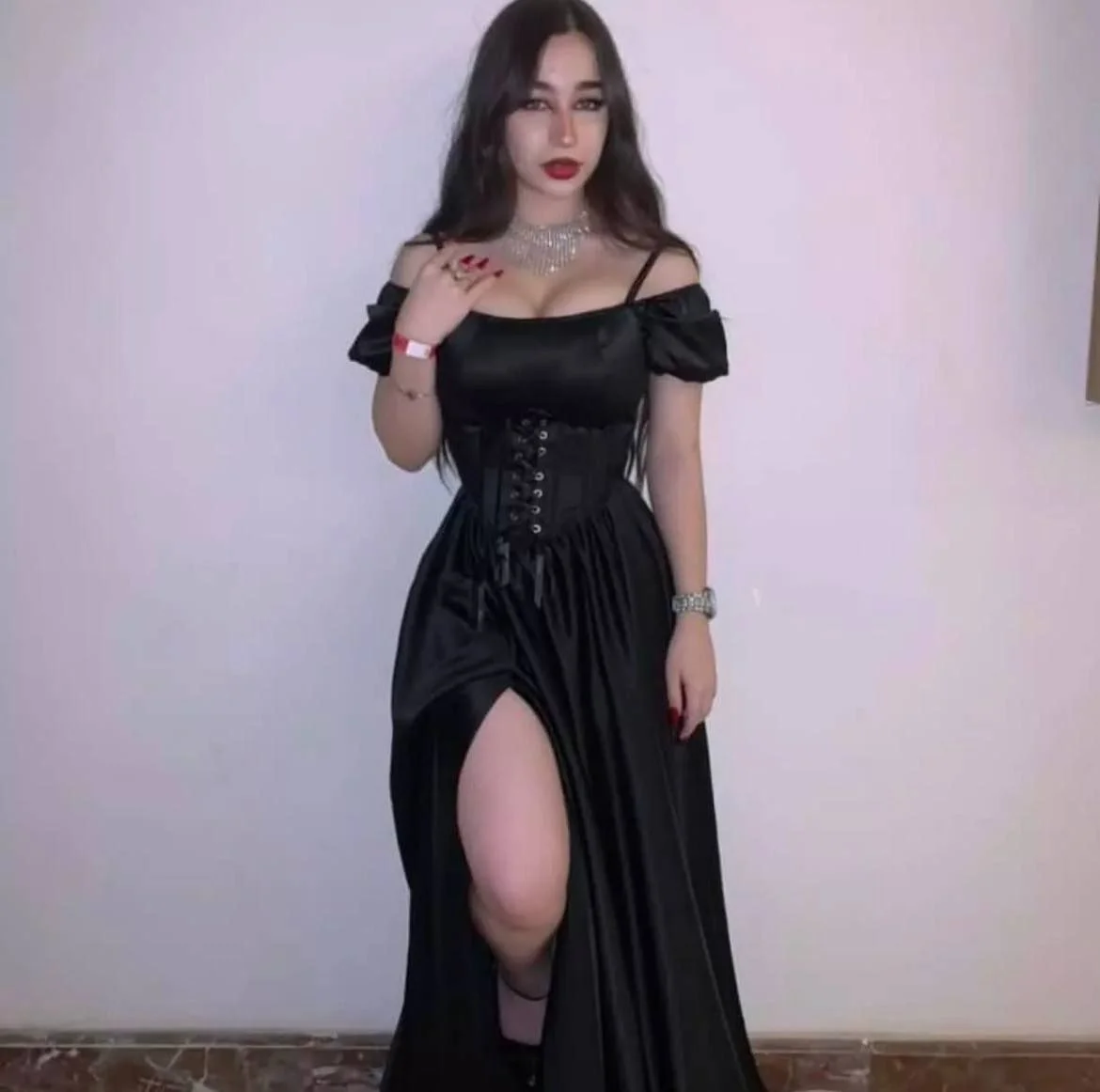 القحبة ميرا image 6