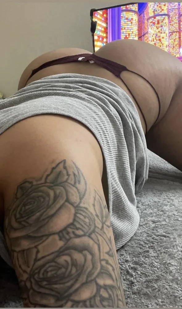Slutty light skin amateur image 4
