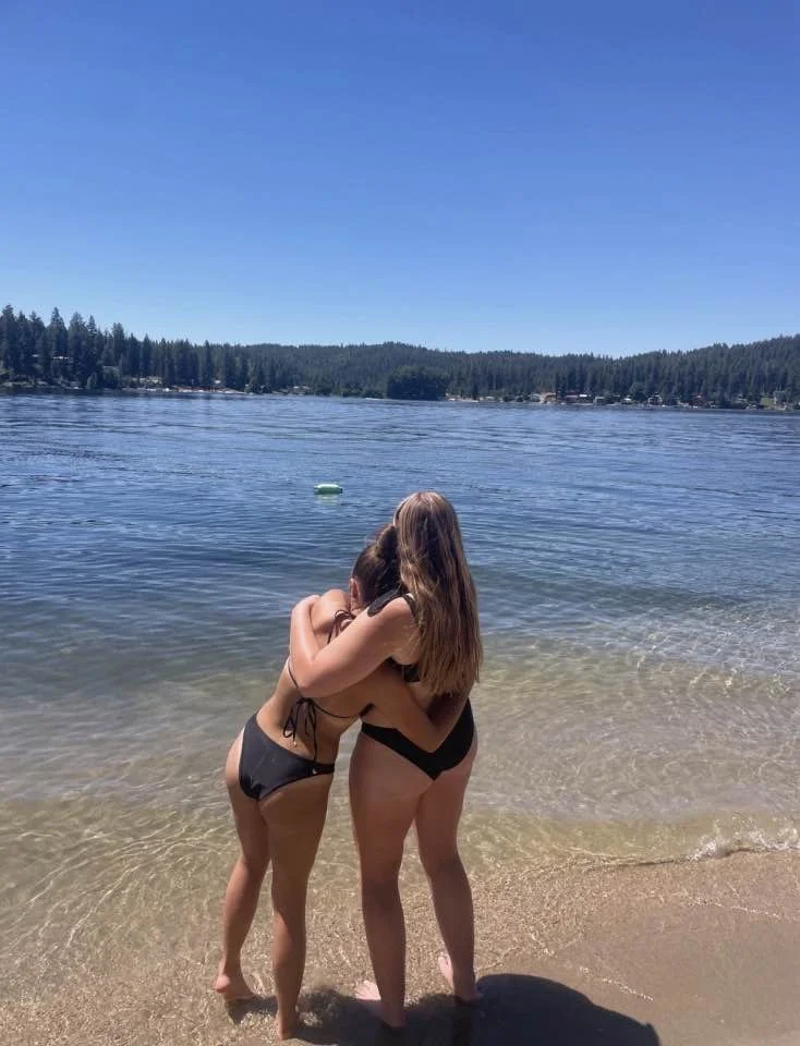 Washington slut Laila lost in IRL game main image