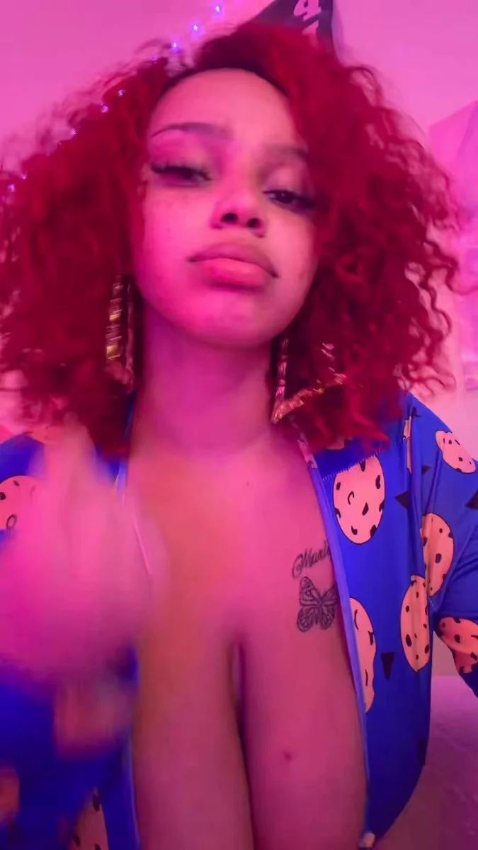 Drop: 1987 Goth - Huge Titties Up close😍 image 50